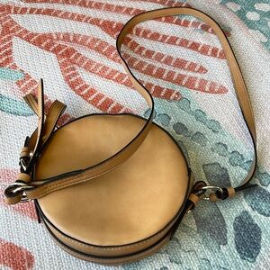 Gap canteen purse- used only once.